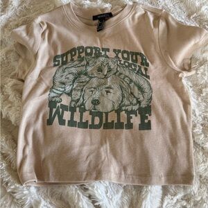 Forever 21 Tan and Green Wildlife Graphic Tee